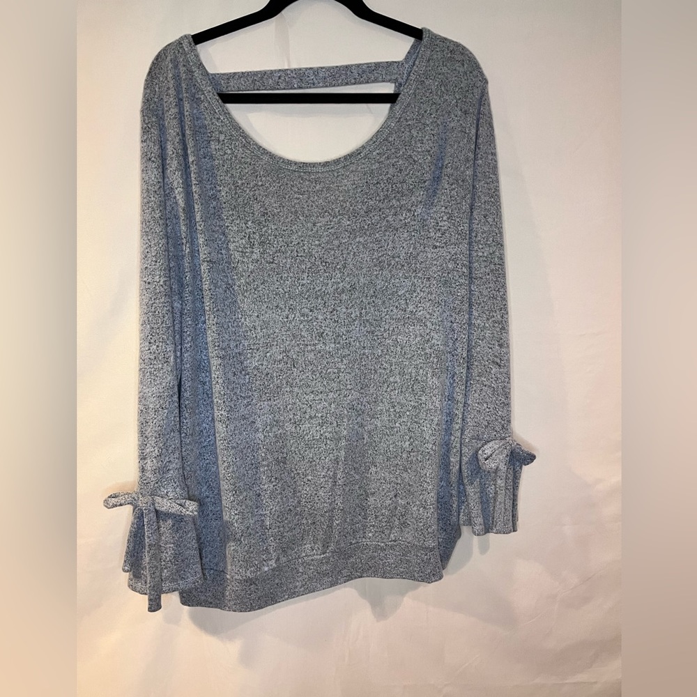 Charming Charlie Knit Bell Sleeve Top w/Open Back Detail, Size 2X